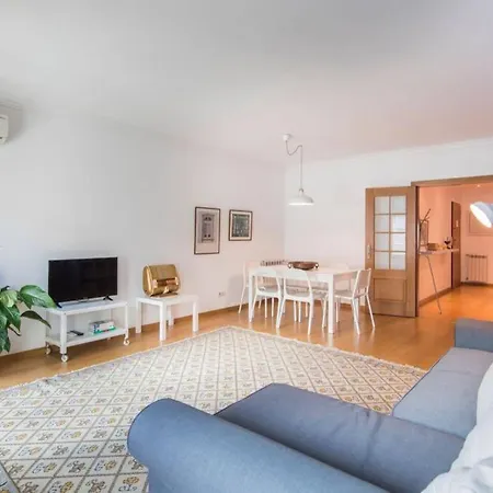 2 Bedroom With Garage Family Wonder * Лиссабон