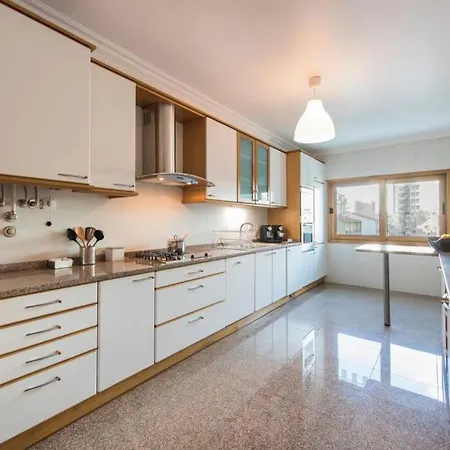 Apartman 2 Bedroom With Garage Family Wonder Lisboa