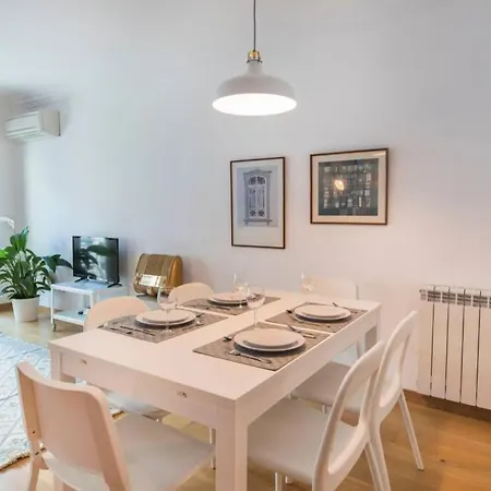 2 Bedroom With Garage Family Wonder Apartment