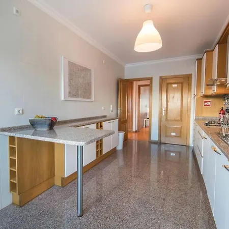 Apartment 2 Bedroom With Garage Family Wonder Lissabon