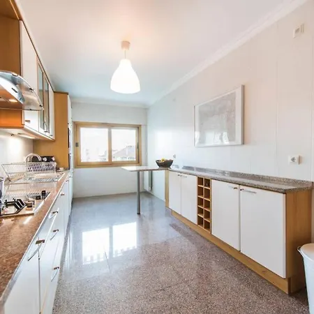 2 Bedroom With Garage Family Wonder Apartment
