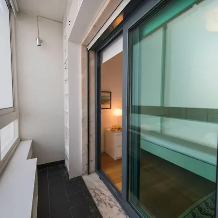 2 Bedroom With Garage Family Wonder Apartment