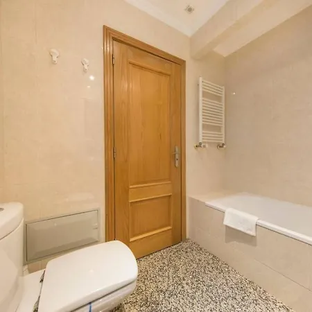 Apartment 2 Bedroom With Garage Family Wonder Lisbon