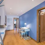 Lägenhet 2 Bedroom With Garage Family Wonder